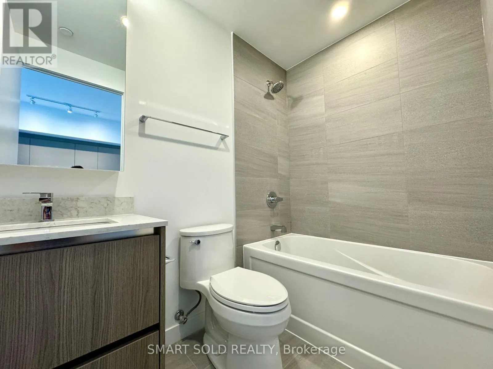 520 - 8188 YONGE STREET