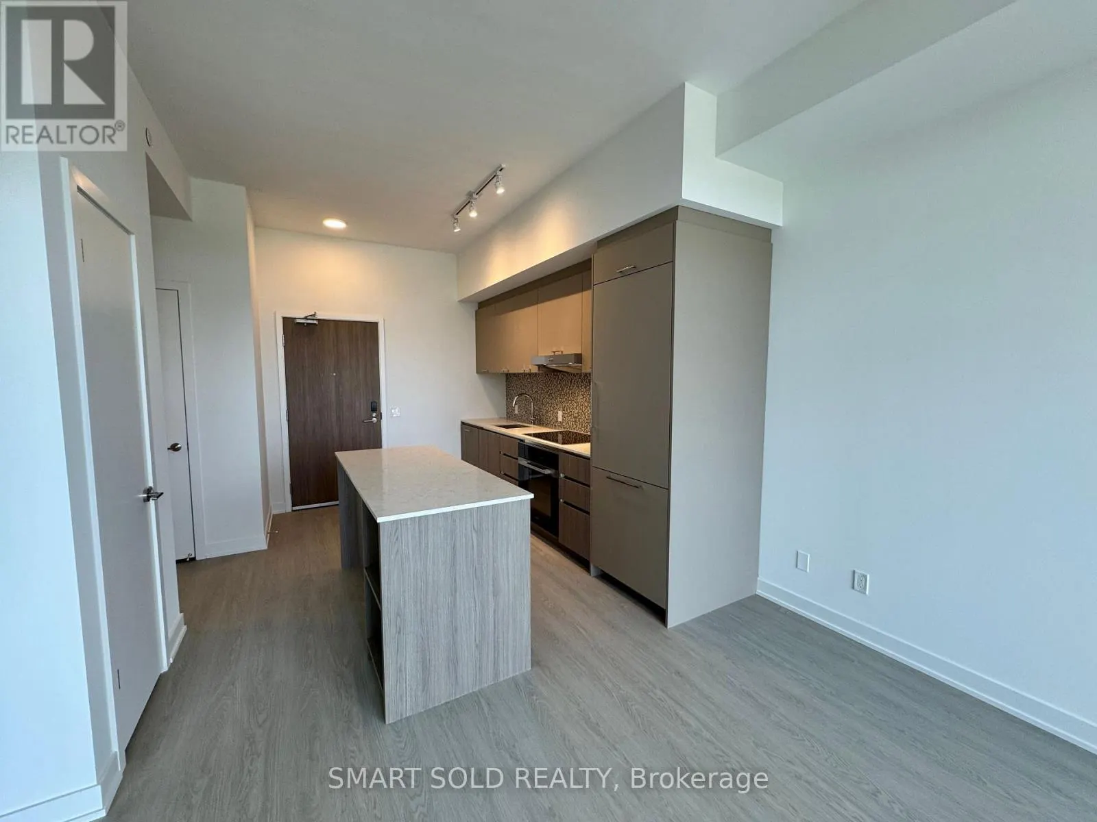 520 - 8188 YONGE STREET