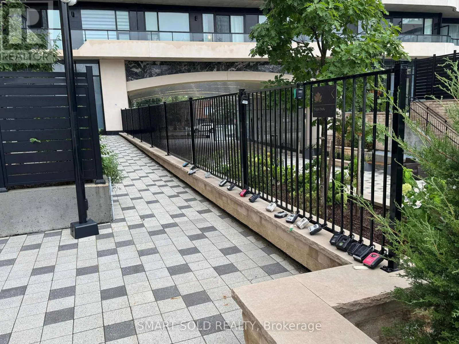 520 - 8188 YONGE STREET