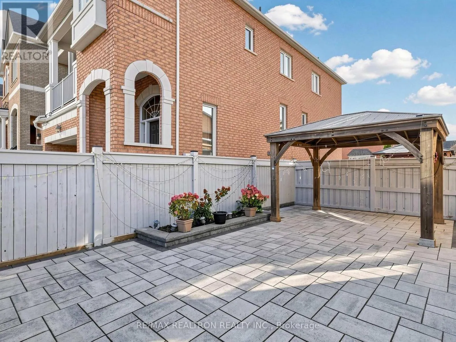 46 MARY ELLEN BAKER CRESCENT