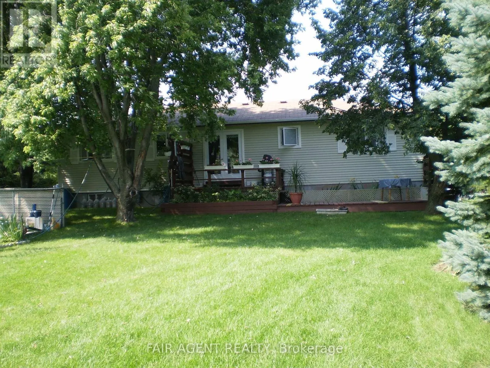 33 MAYNARD DRIVE