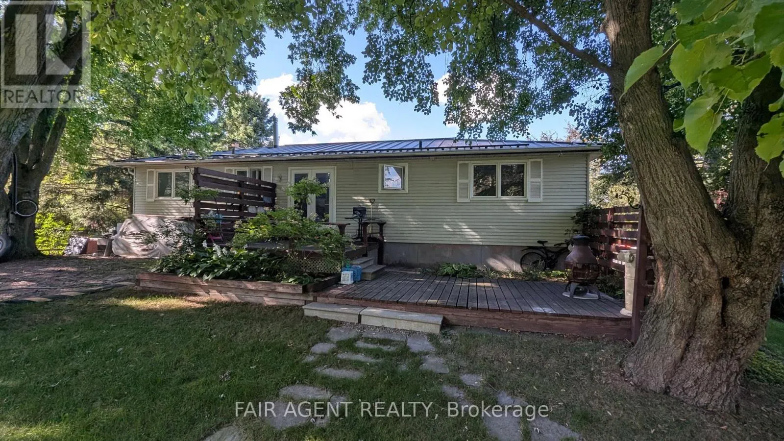 33 MAYNARD DRIVE