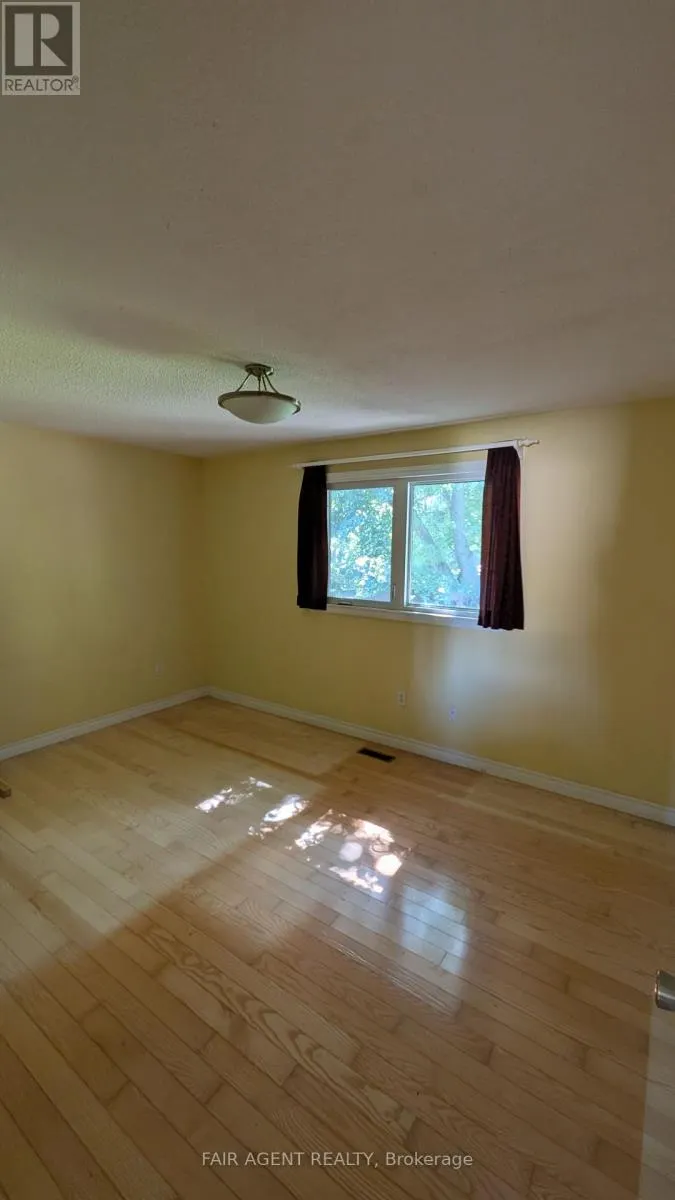 33 MAYNARD DRIVE