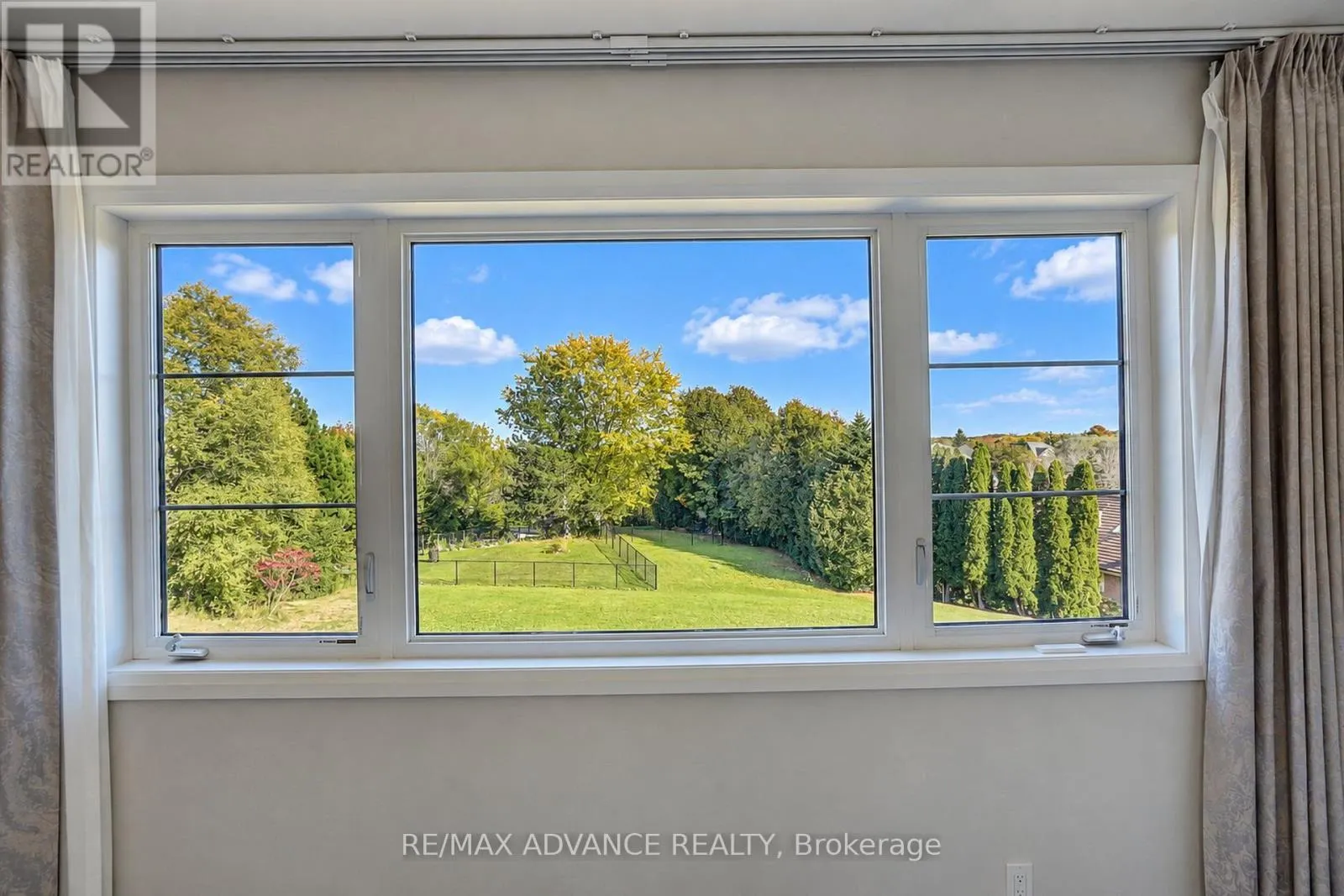 15 KENNETH CAMPBELL COURT