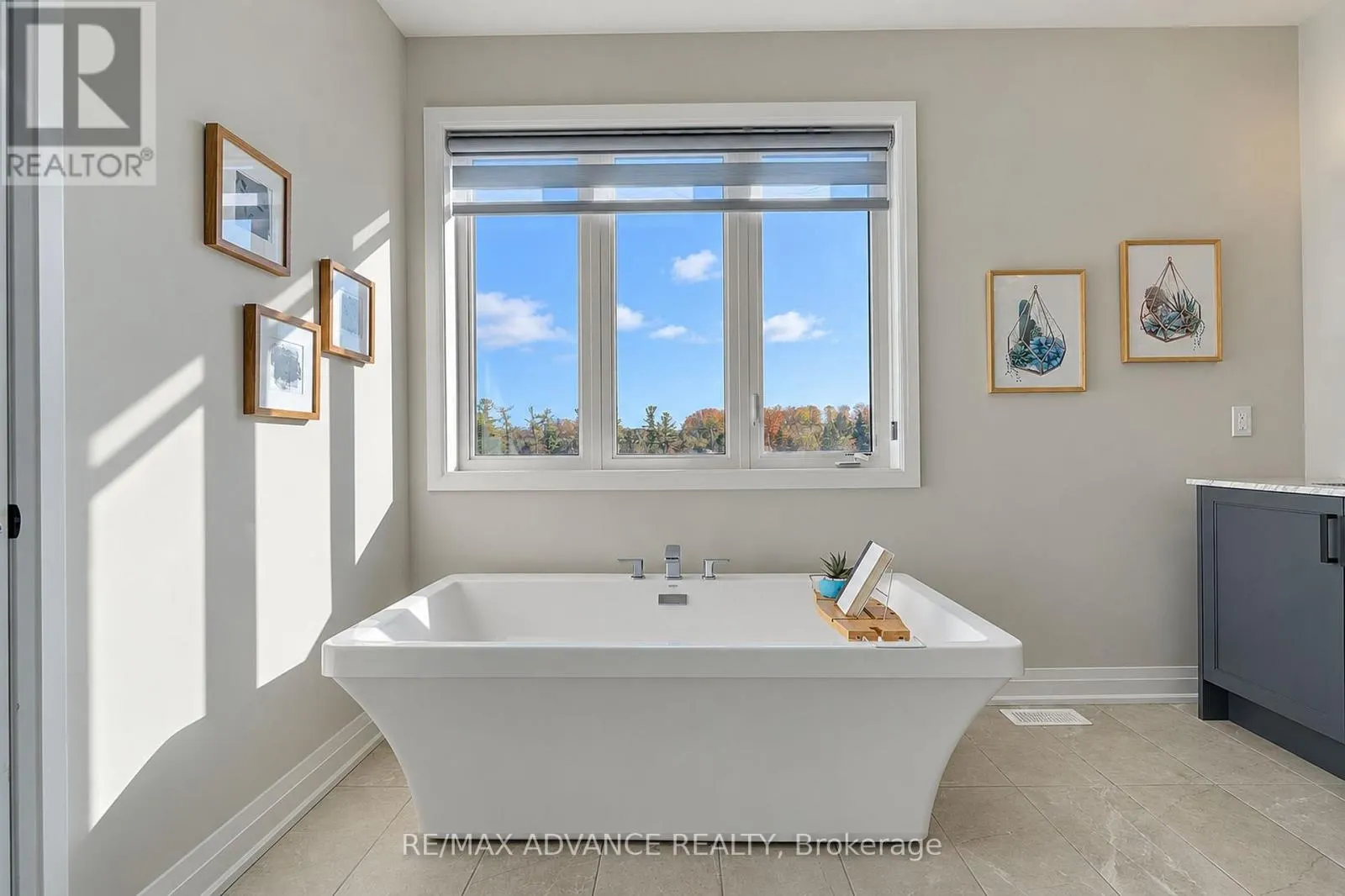 15 KENNETH CAMPBELL COURT