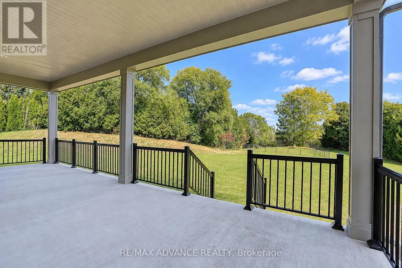 15 KENNETH CAMPBELL COURT