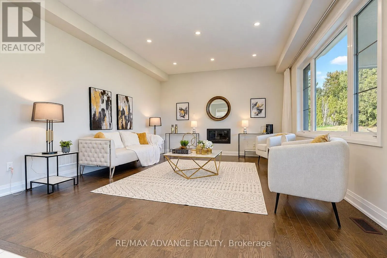 15 KENNETH CAMPBELL COURT