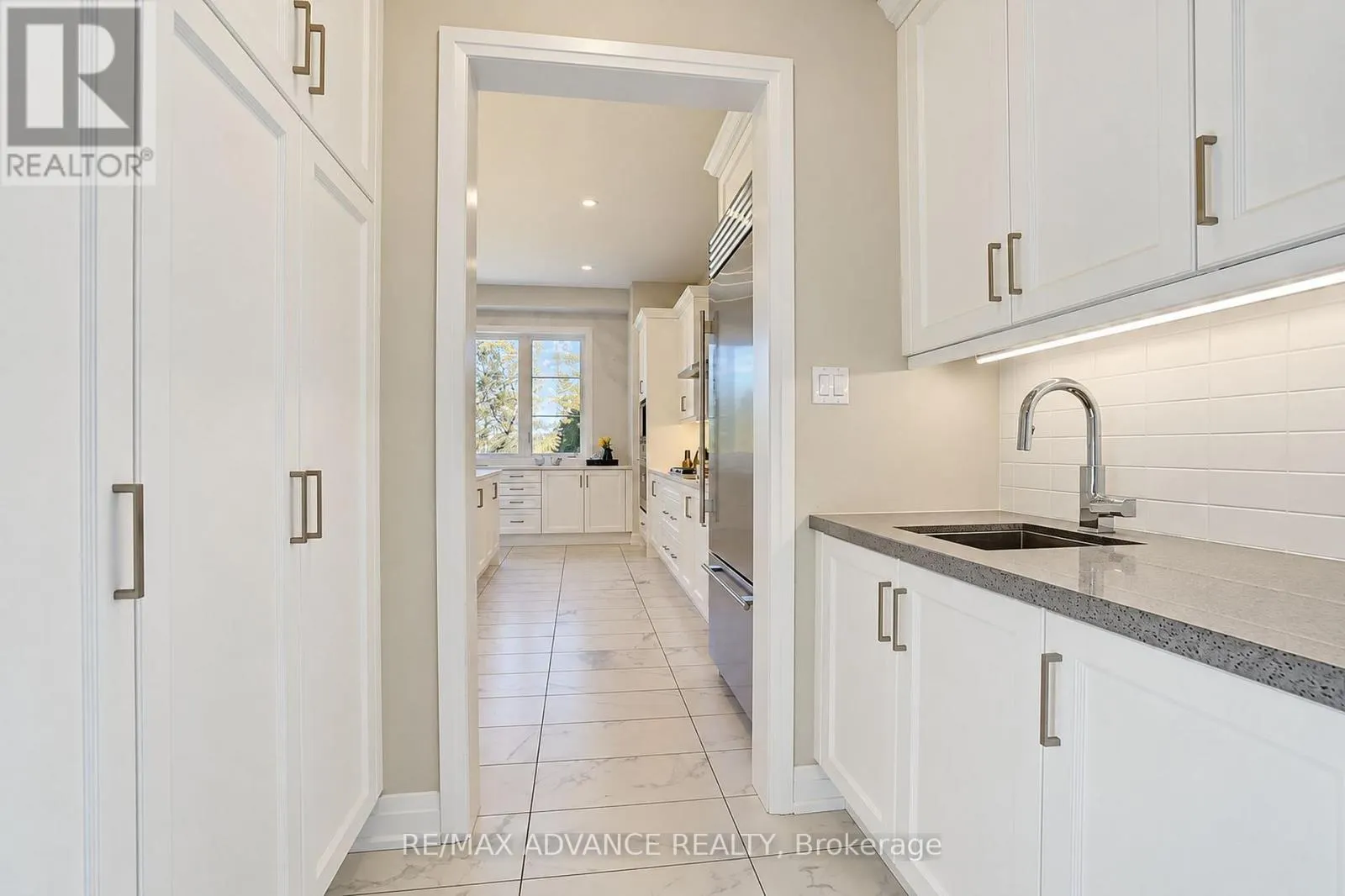 15 KENNETH CAMPBELL COURT