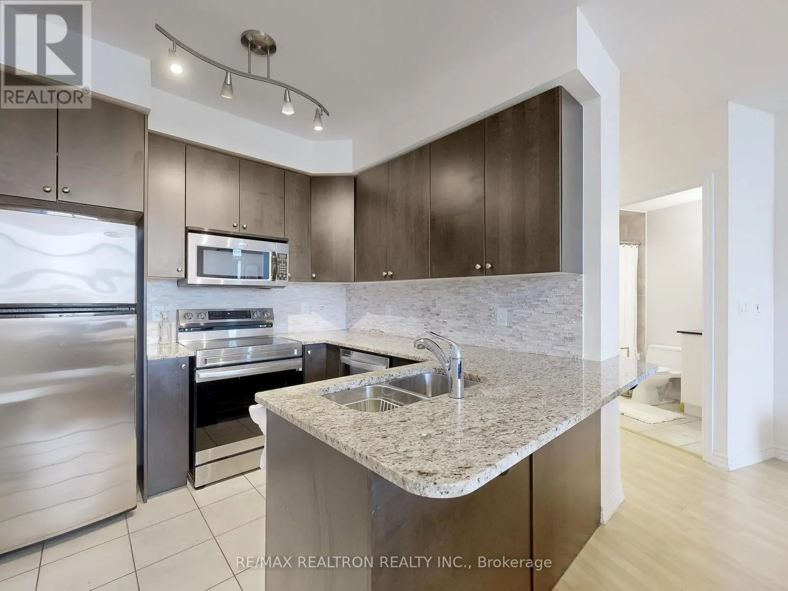 401 - 9225 JANE STREET