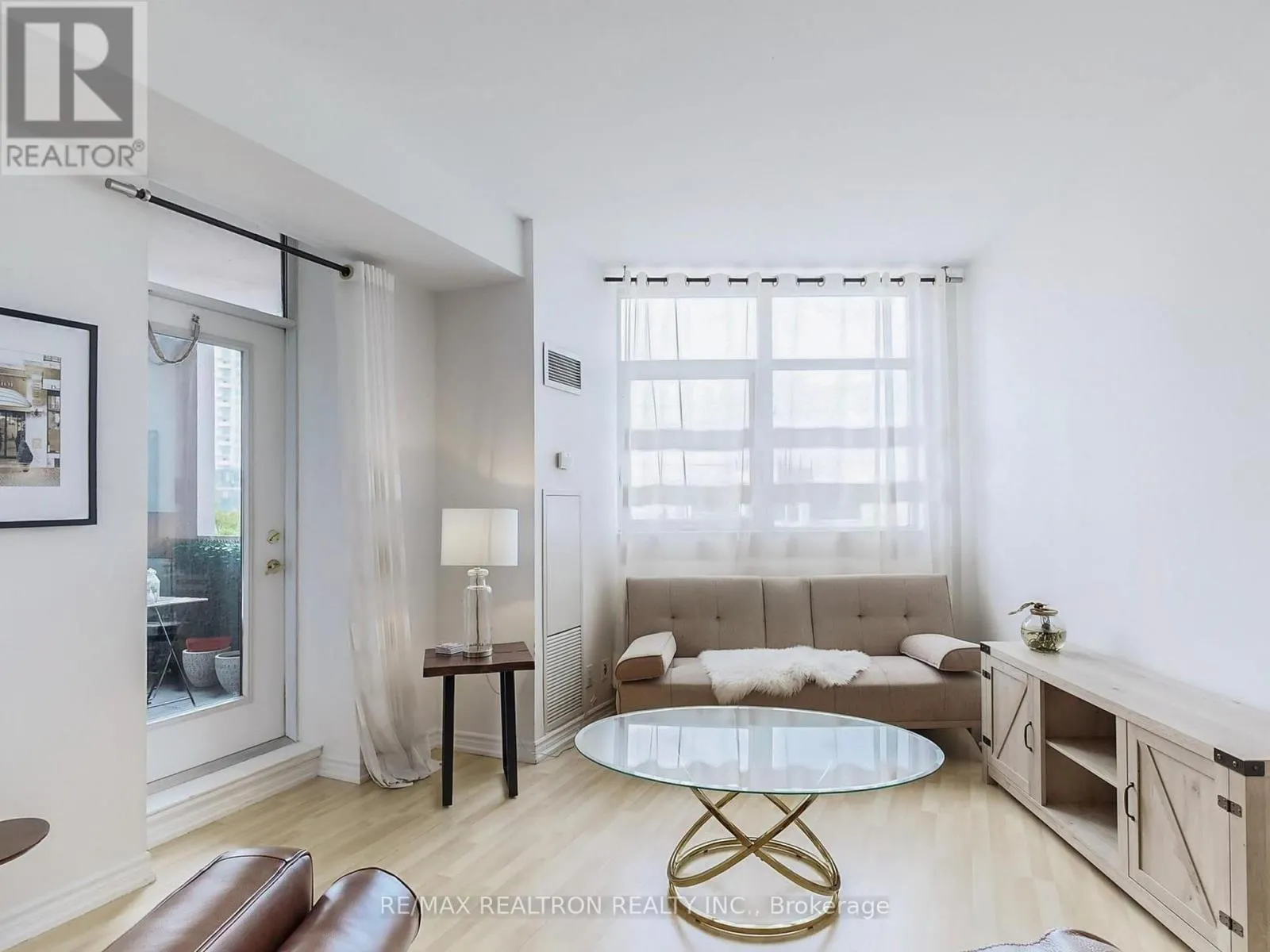 401 - 9225 JANE STREET