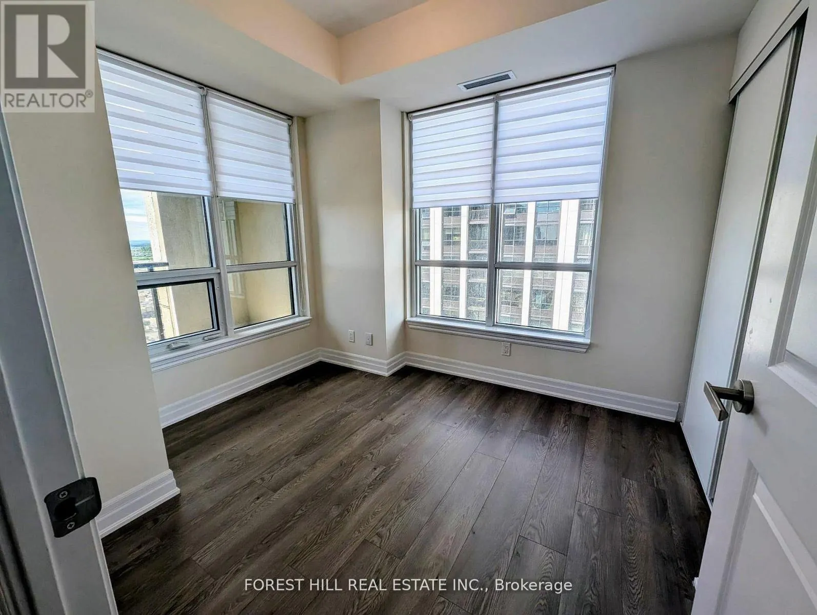 1909 - 9075 JANE STREET