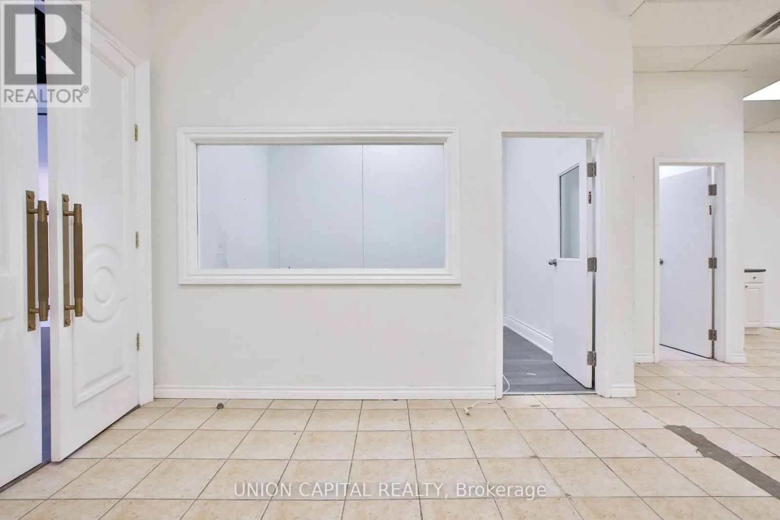 34 - 20 WERTHEIM COURT