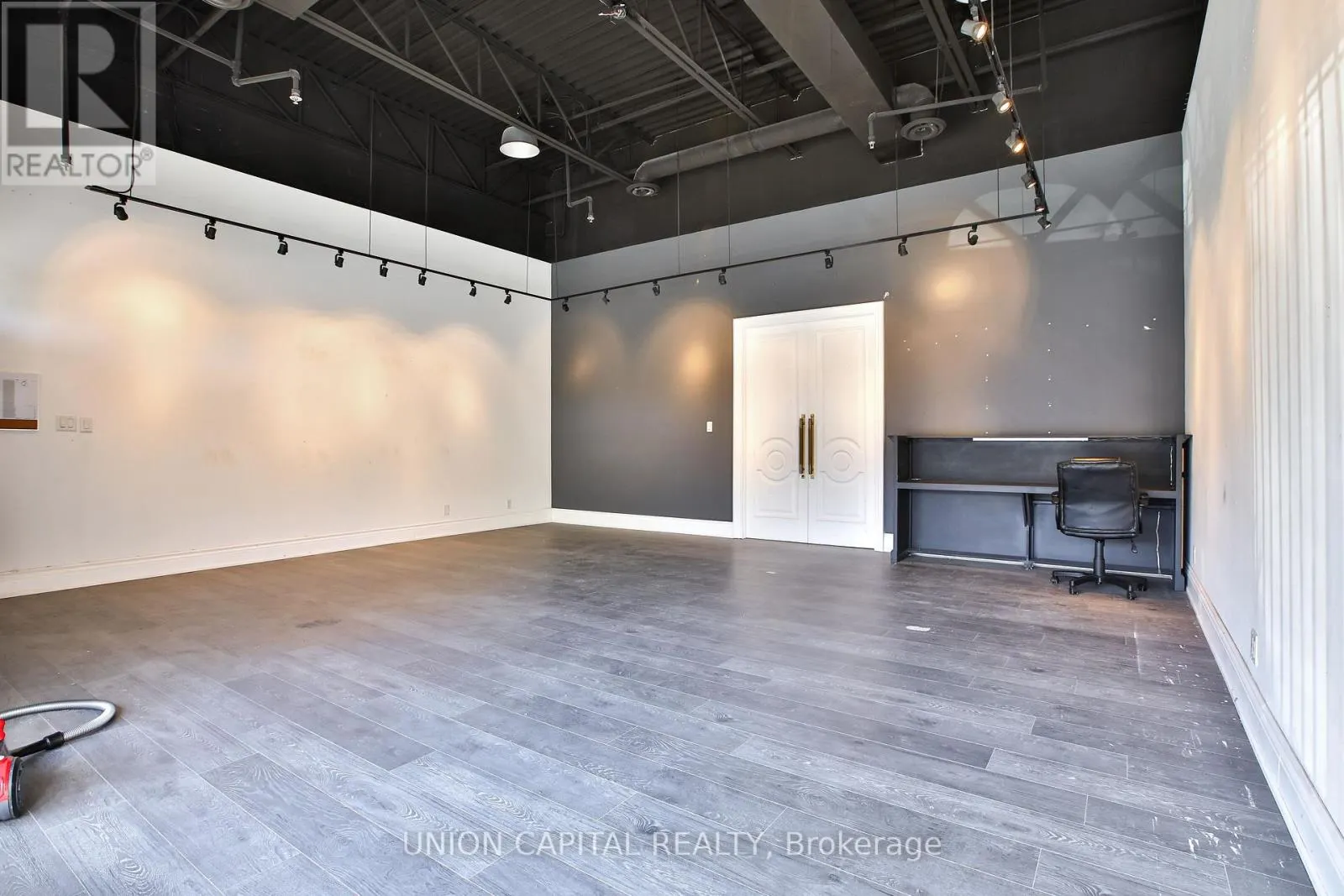 34 - 20 WERTHEIM COURT