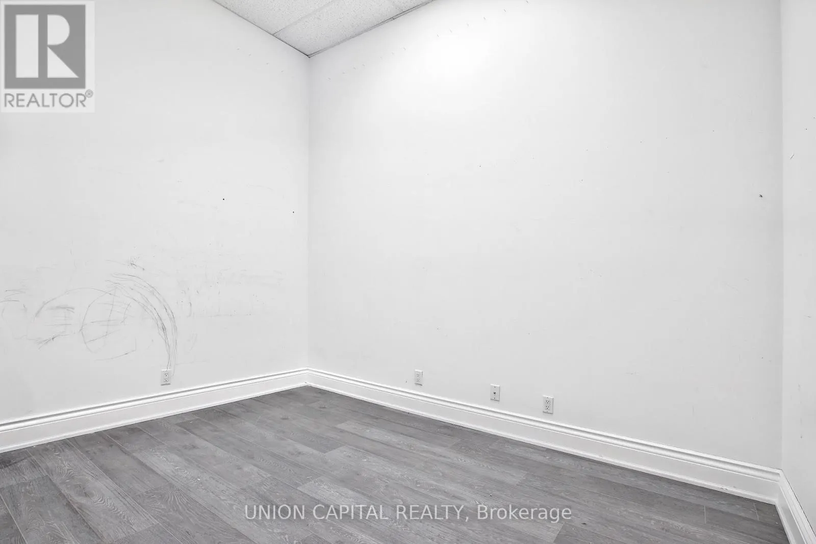 34 - 20 WERTHEIM COURT