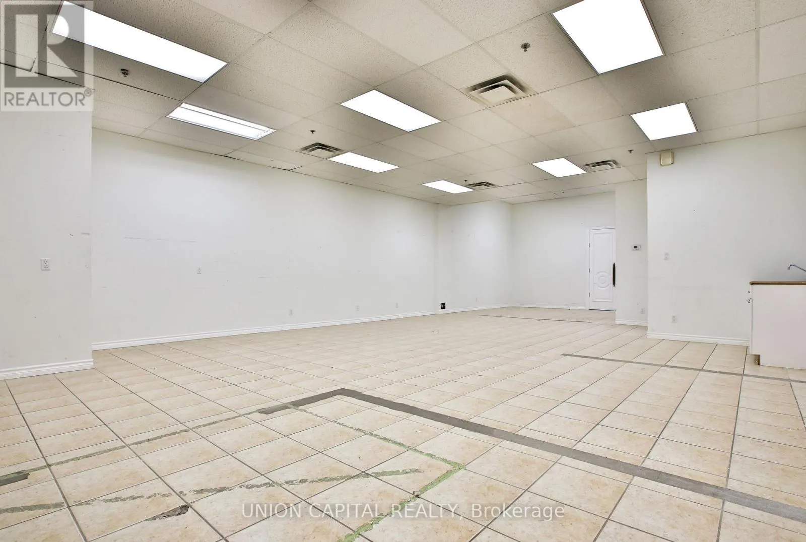 34 - 20 WERTHEIM COURT