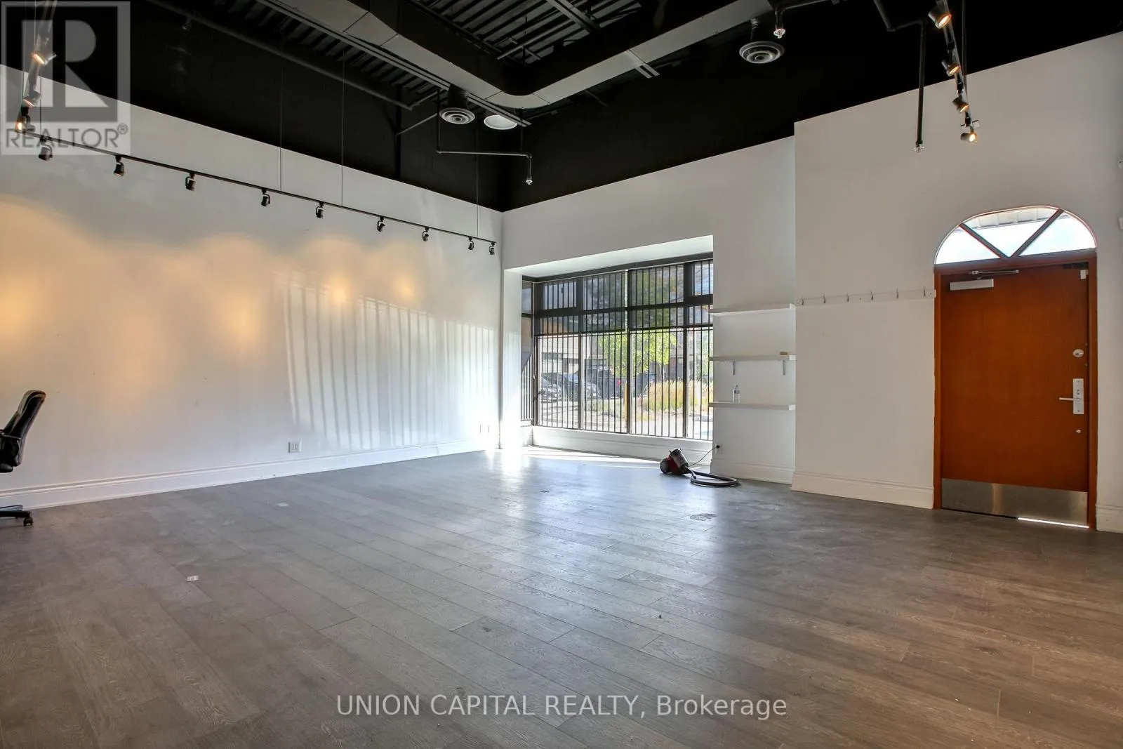 34 - 20 WERTHEIM COURT