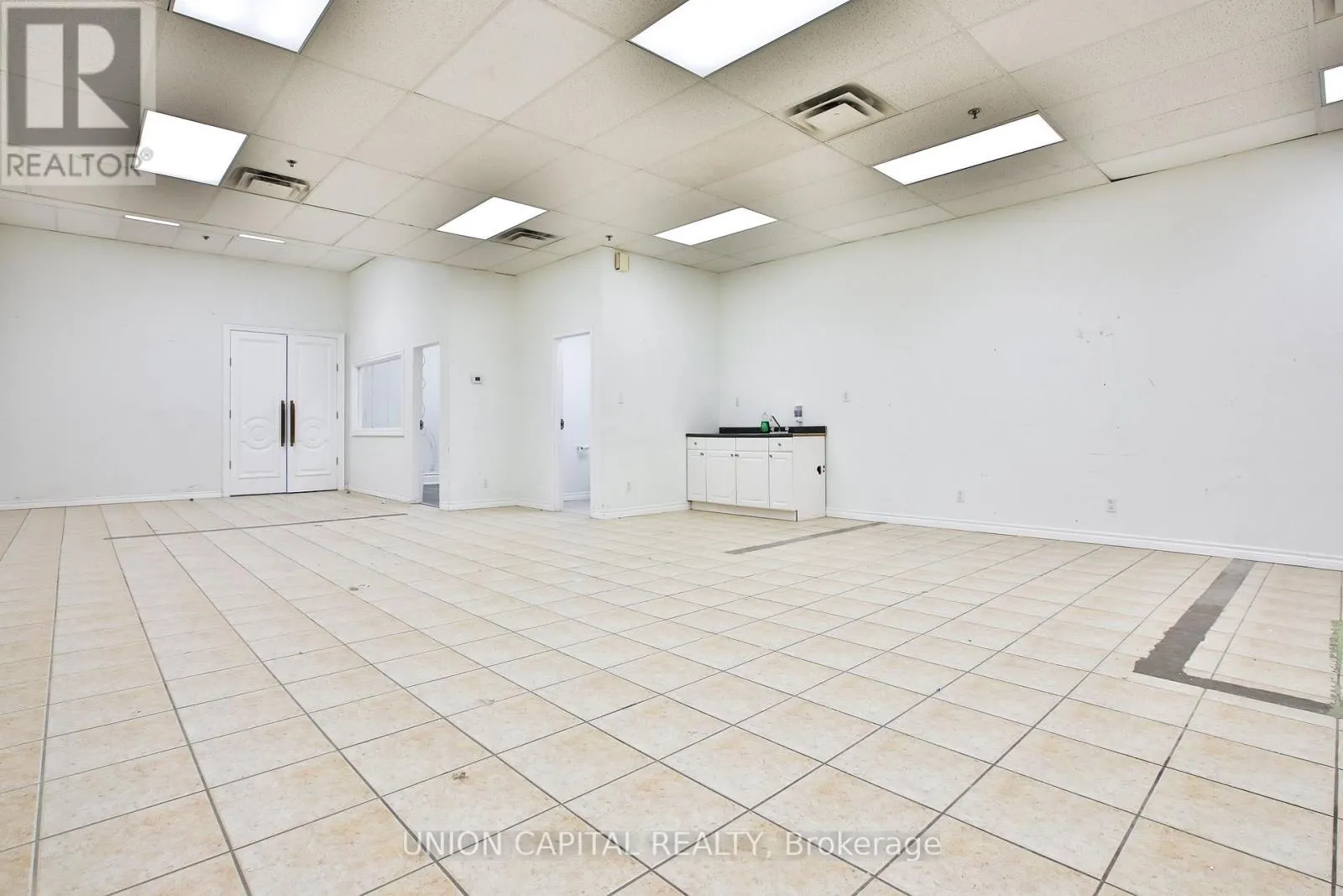 34 - 20 WERTHEIM COURT