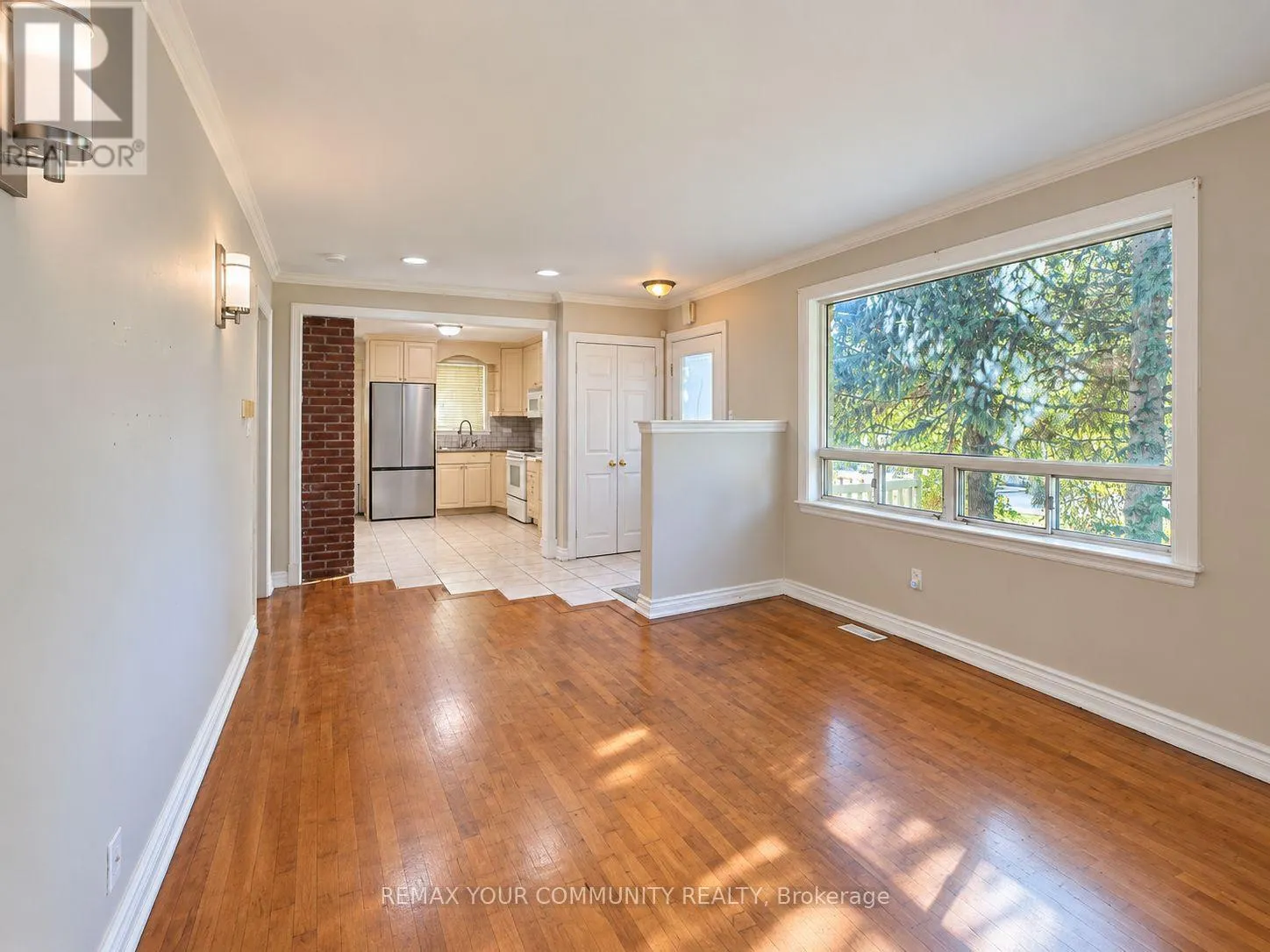 8 HILLSIDE AVENUE