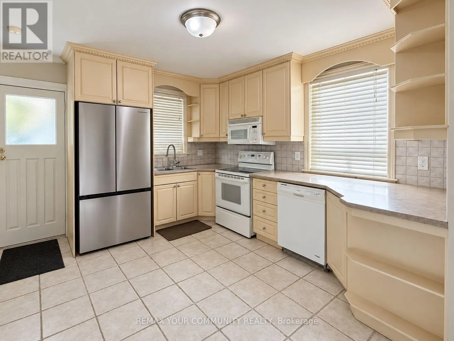 8 HILLSIDE AVENUE