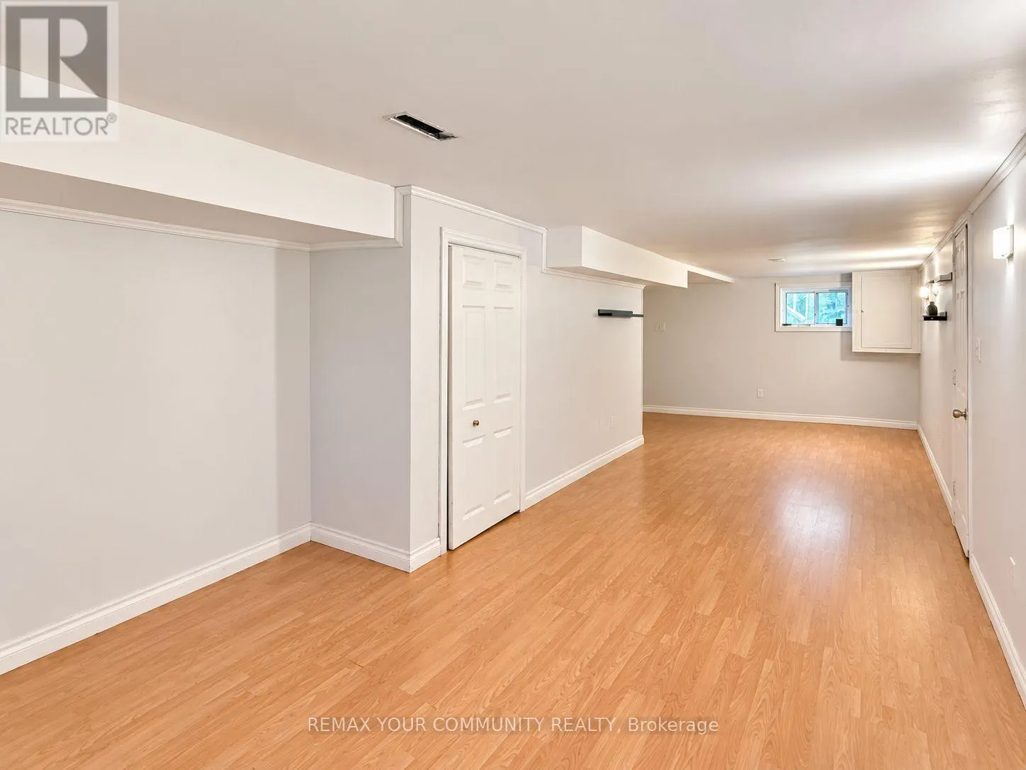 8 HILLSIDE AVENUE