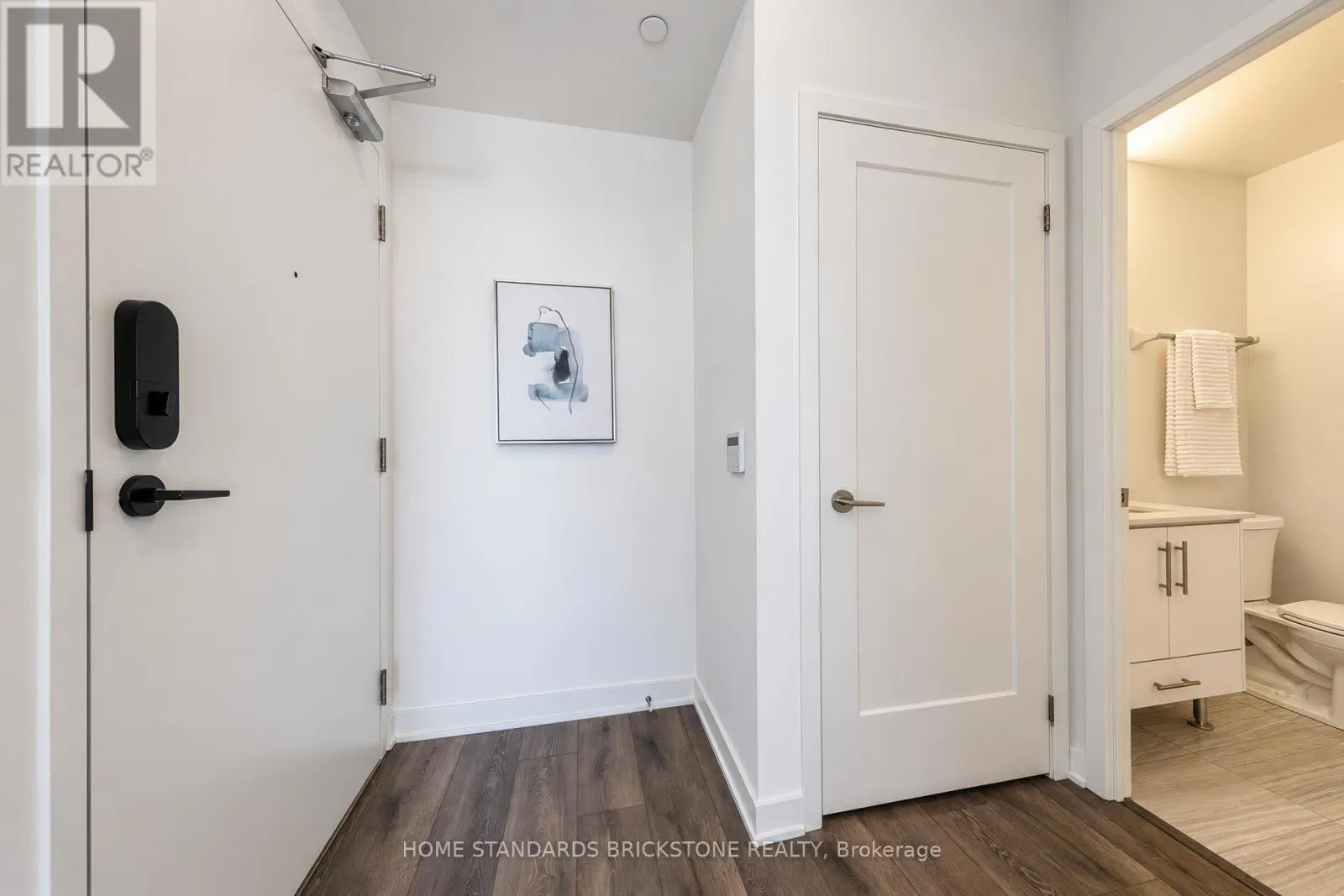 1207 - 105 ONEIDA CRESCENT