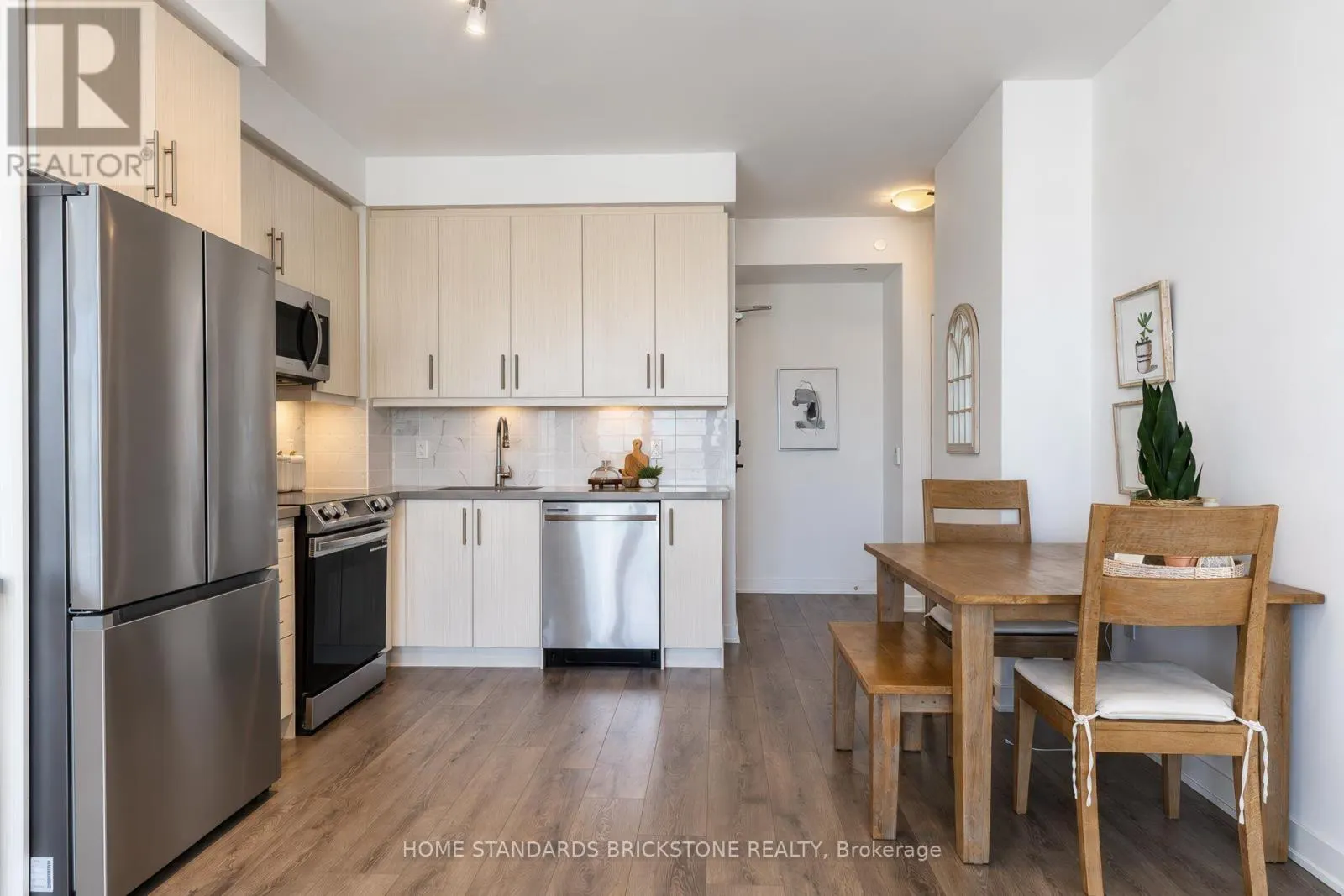 1207 - 105 ONEIDA CRESCENT