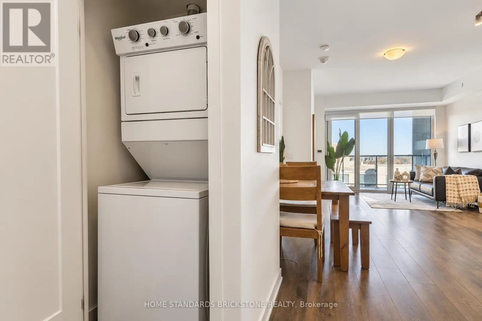 1207 - 105 ONEIDA CRESCENT