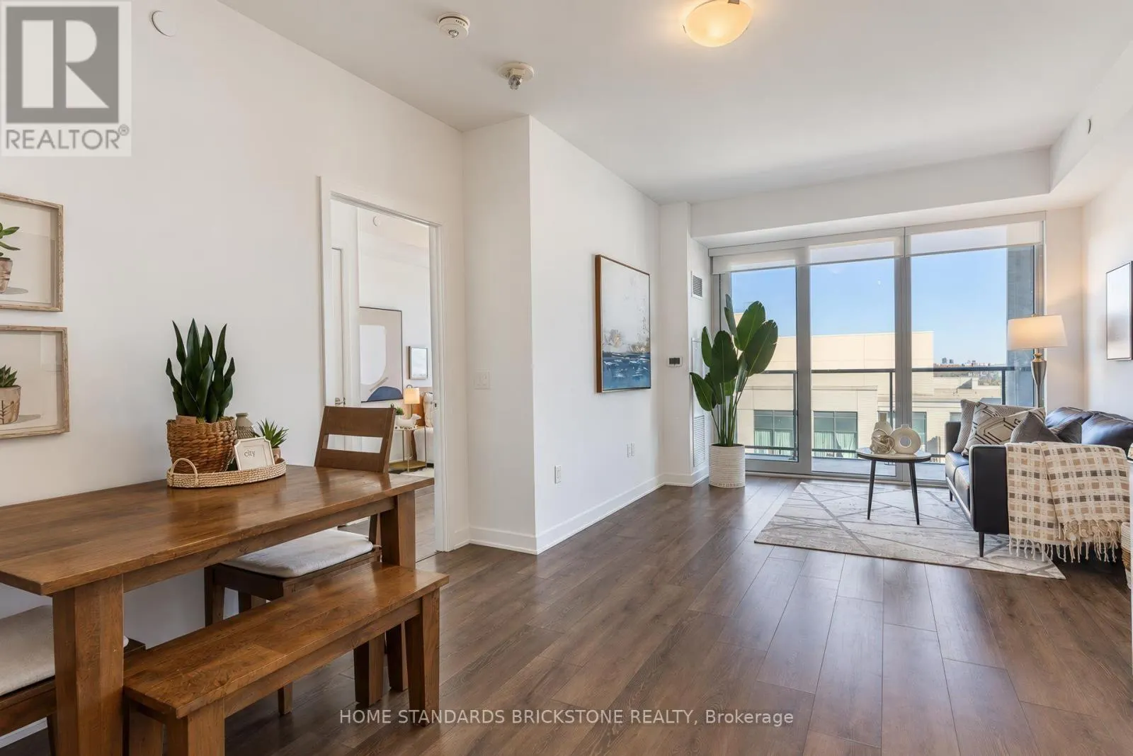 1207 - 105 ONEIDA CRESCENT