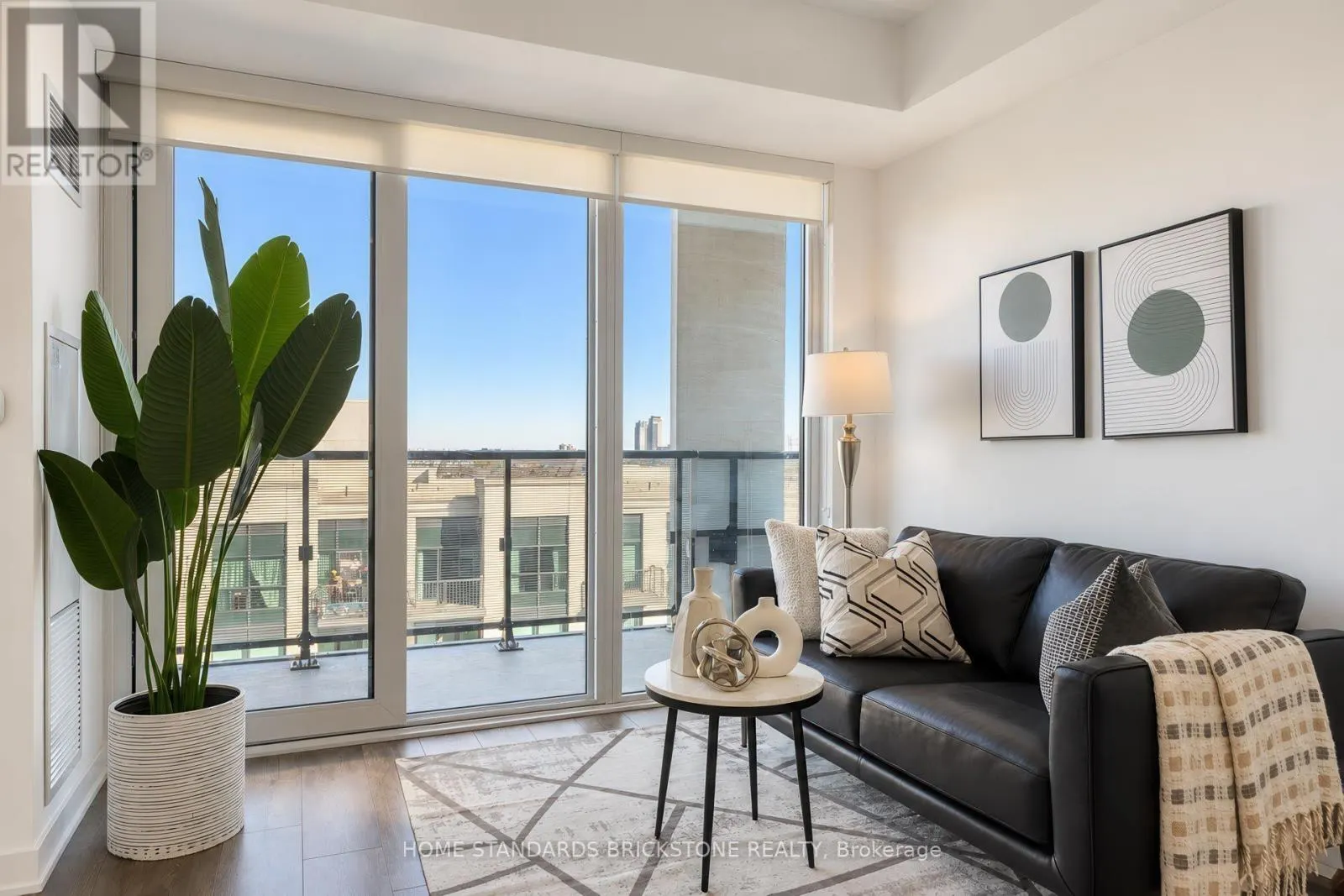 1207 - 105 ONEIDA CRESCENT