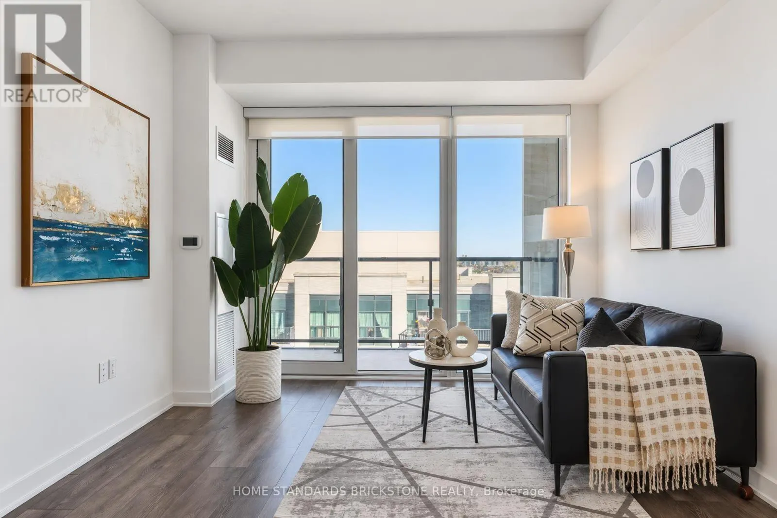 1207 - 105 ONEIDA CRESCENT