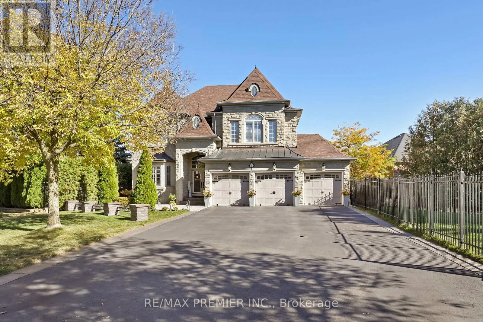 9 MIGONETTE STREET
