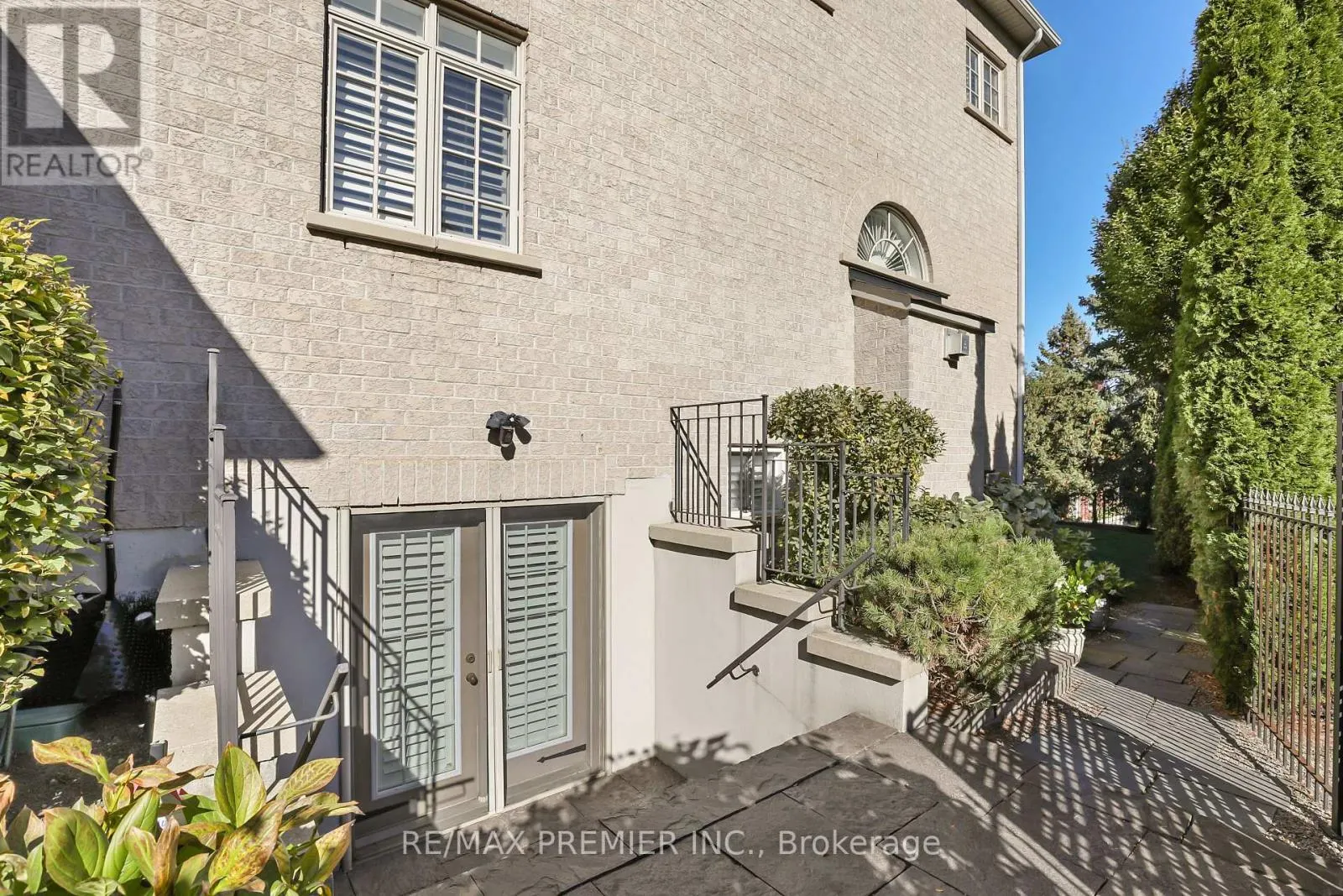 9 MIGONETTE STREET