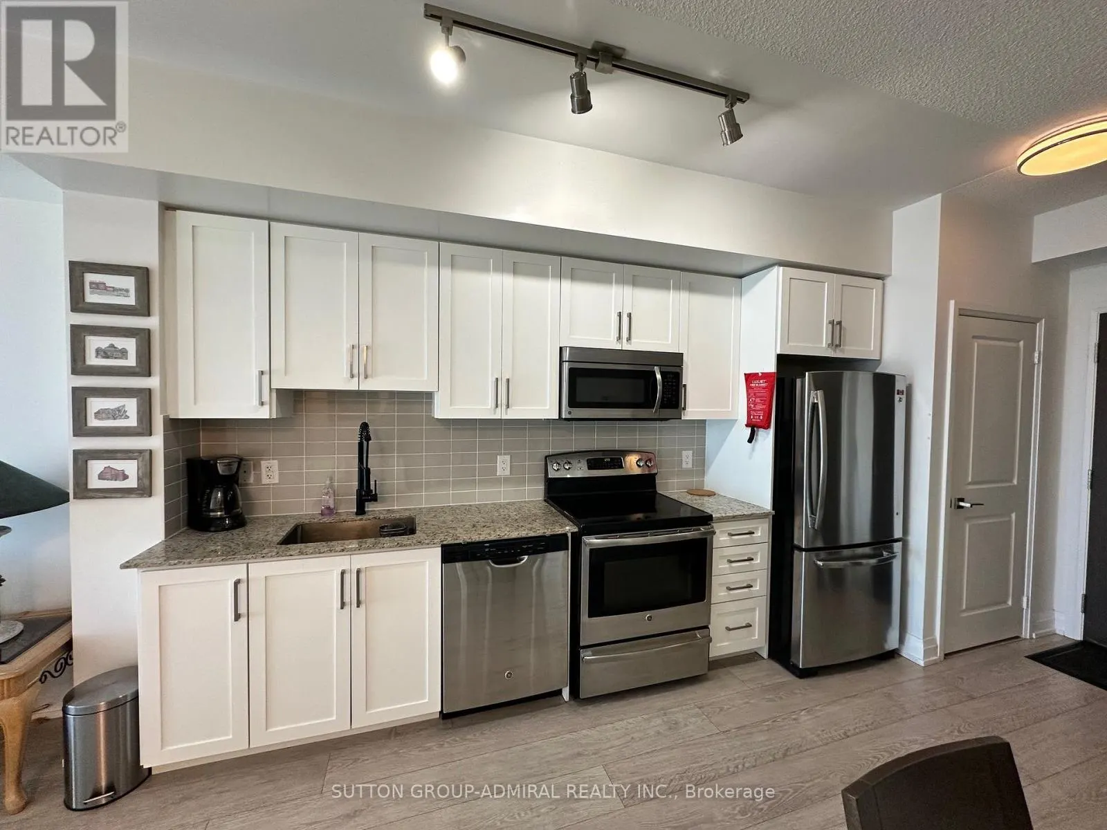 1728 - 7161 YONGE STREET