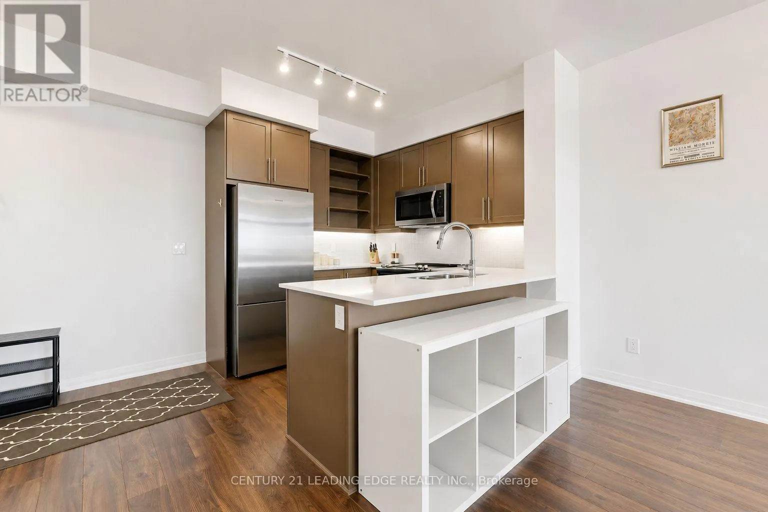 801 - 65 ONEIDA CRESCENT
