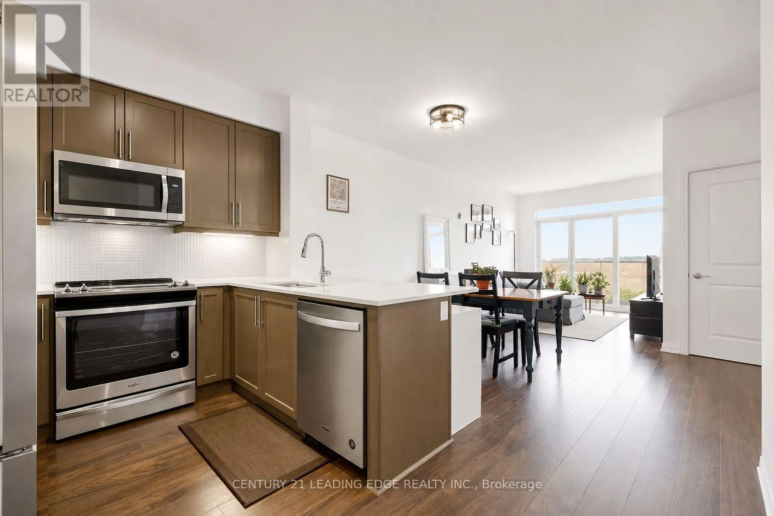 801 - 65 ONEIDA CRESCENT