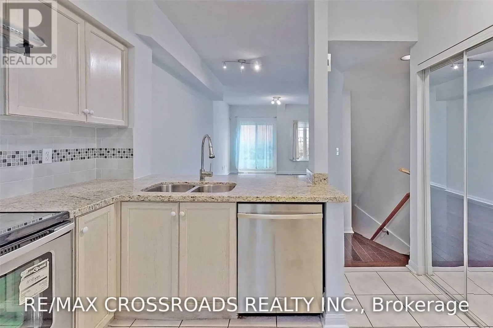 9 - 22 ST MORITZ WAY