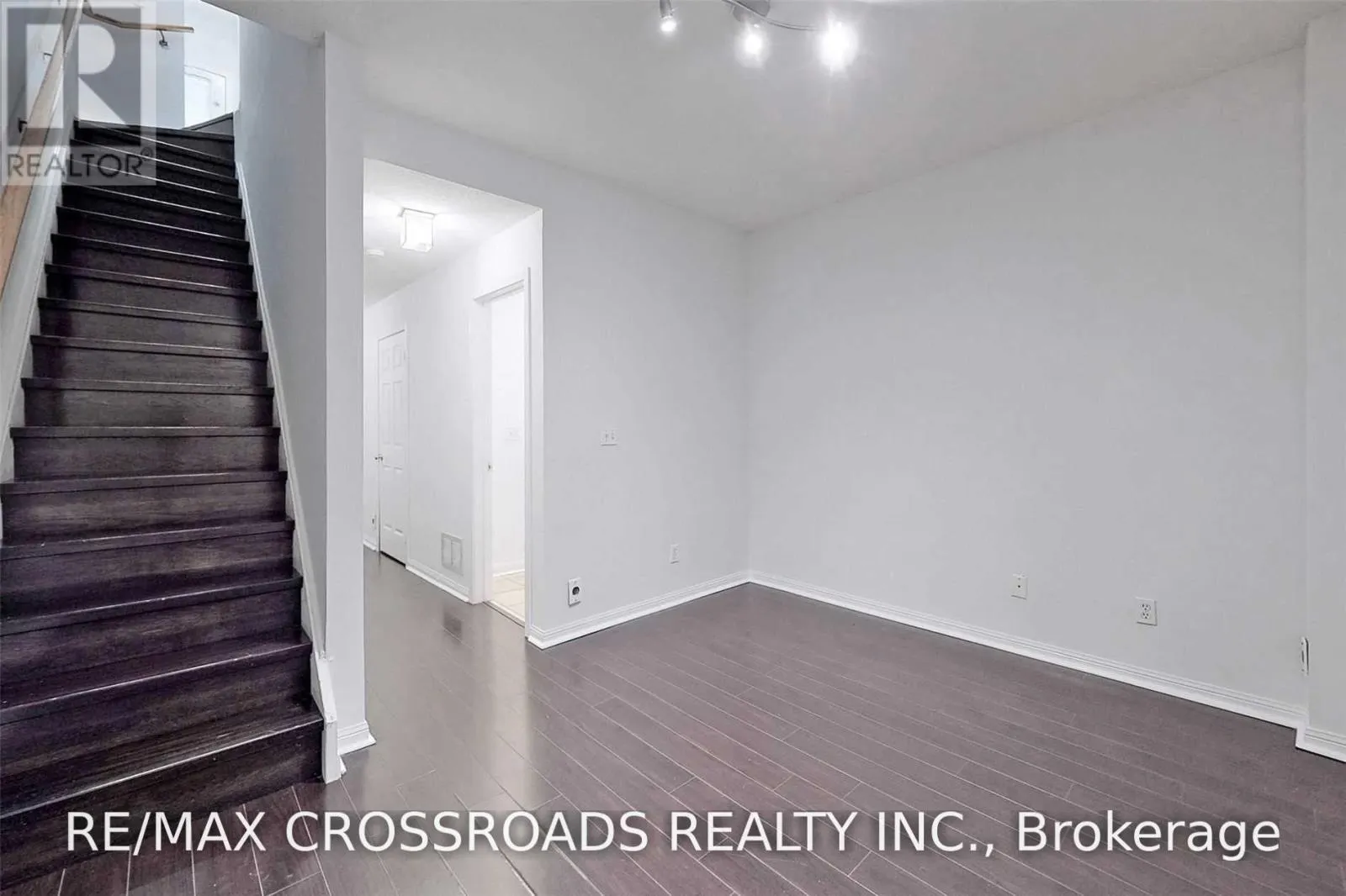 9 - 22 ST MORITZ WAY