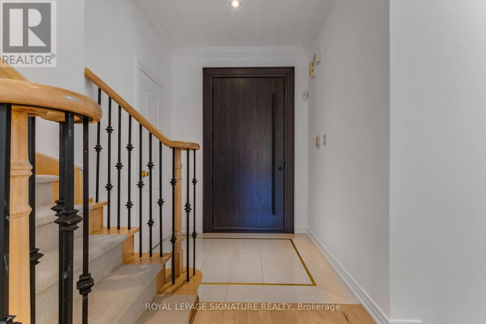 82 LOIRE VALLEY AVENUE