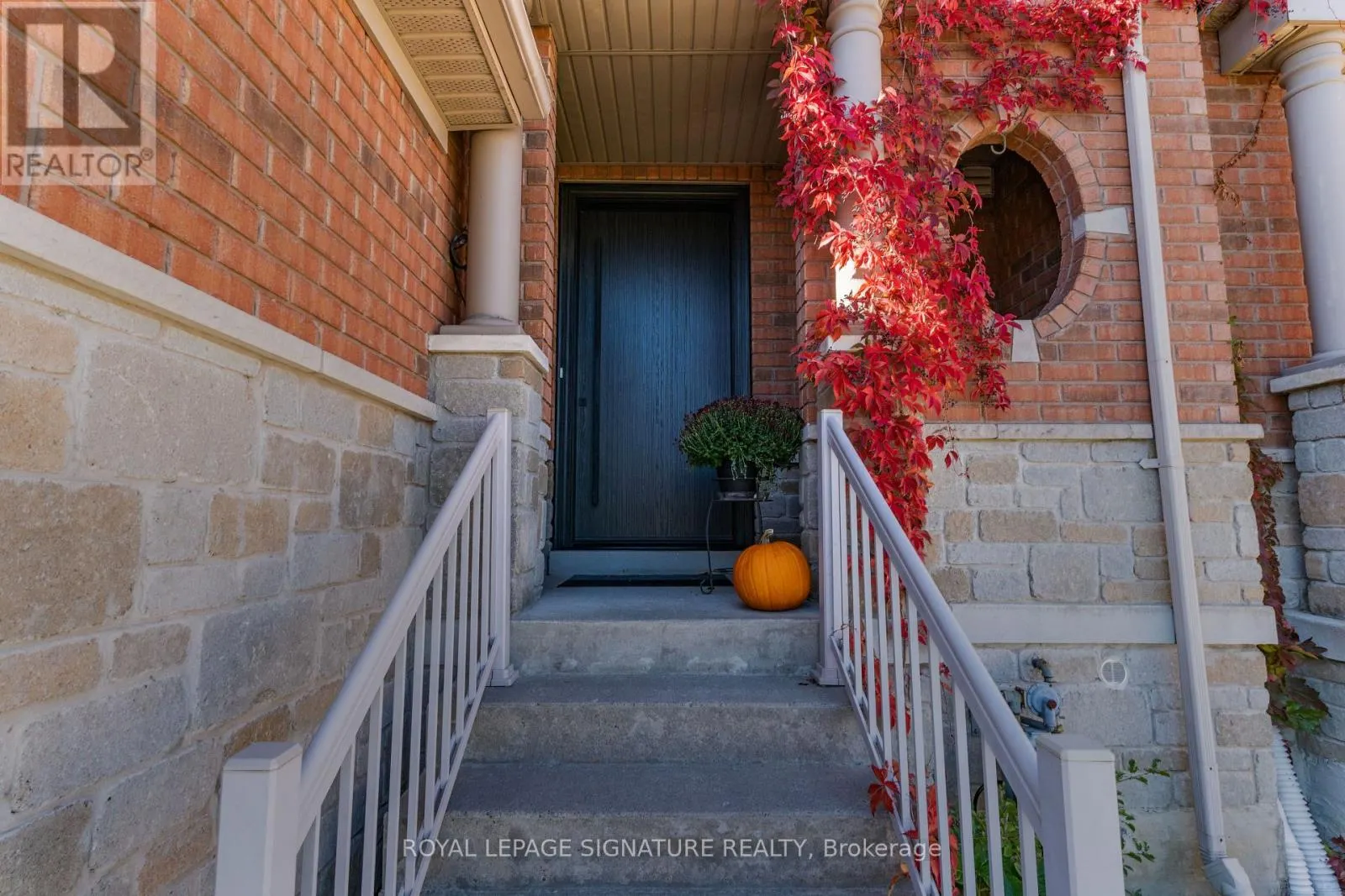 82 LOIRE VALLEY AVENUE