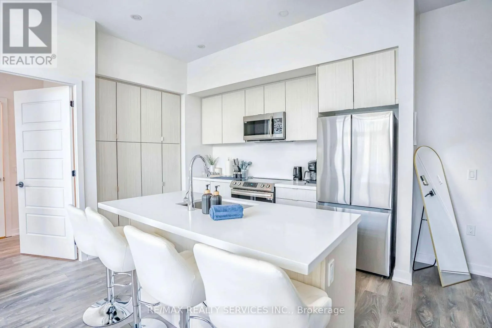 403 - 415 SEA RAY AVENUE