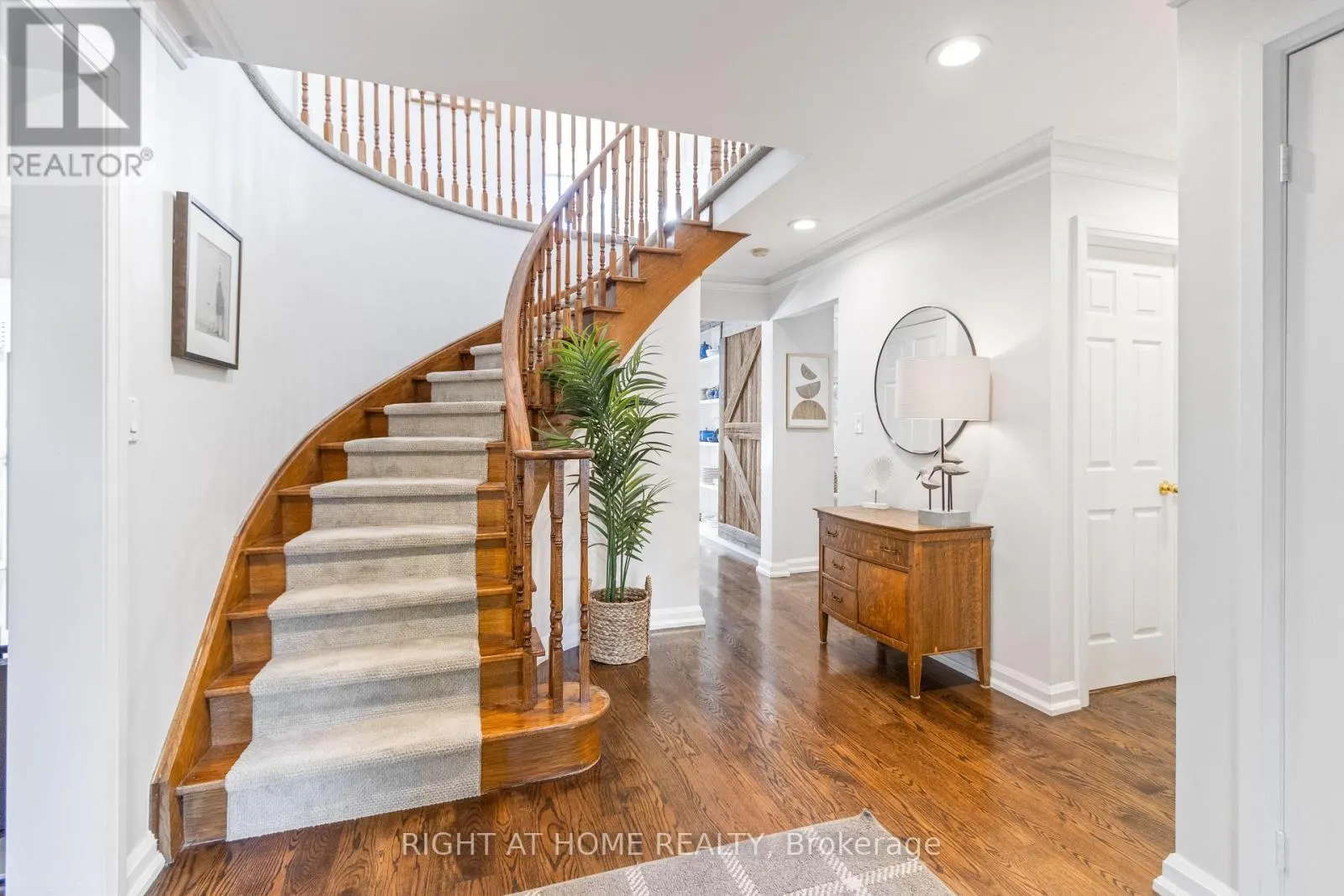 212 OLDE BAYVIEW AVENUE