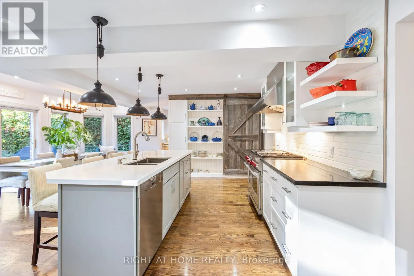 212 OLDE BAYVIEW AVENUE