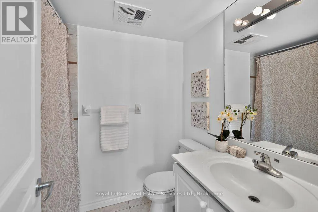 1002 - 9015 LESLIE STREET #1002