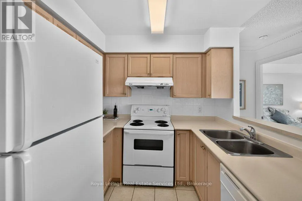 1002 - 9015 LESLIE STREET #1002