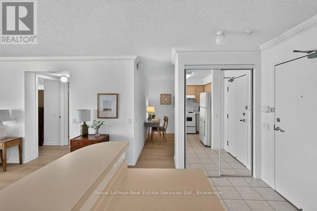 1002 - 9015 LESLIE STREET #1002