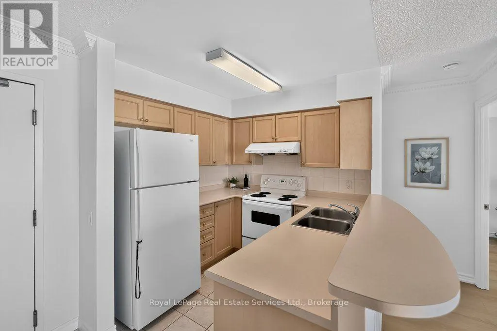 1002 - 9015 LESLIE STREET #1002