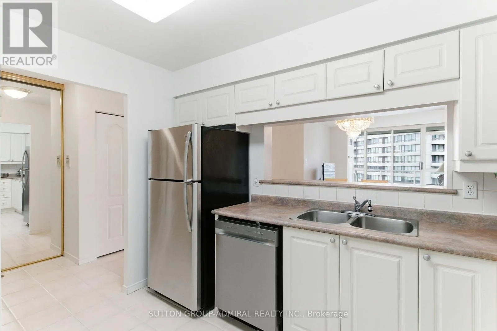 814 - 11 TOWNSGATE DRIVE