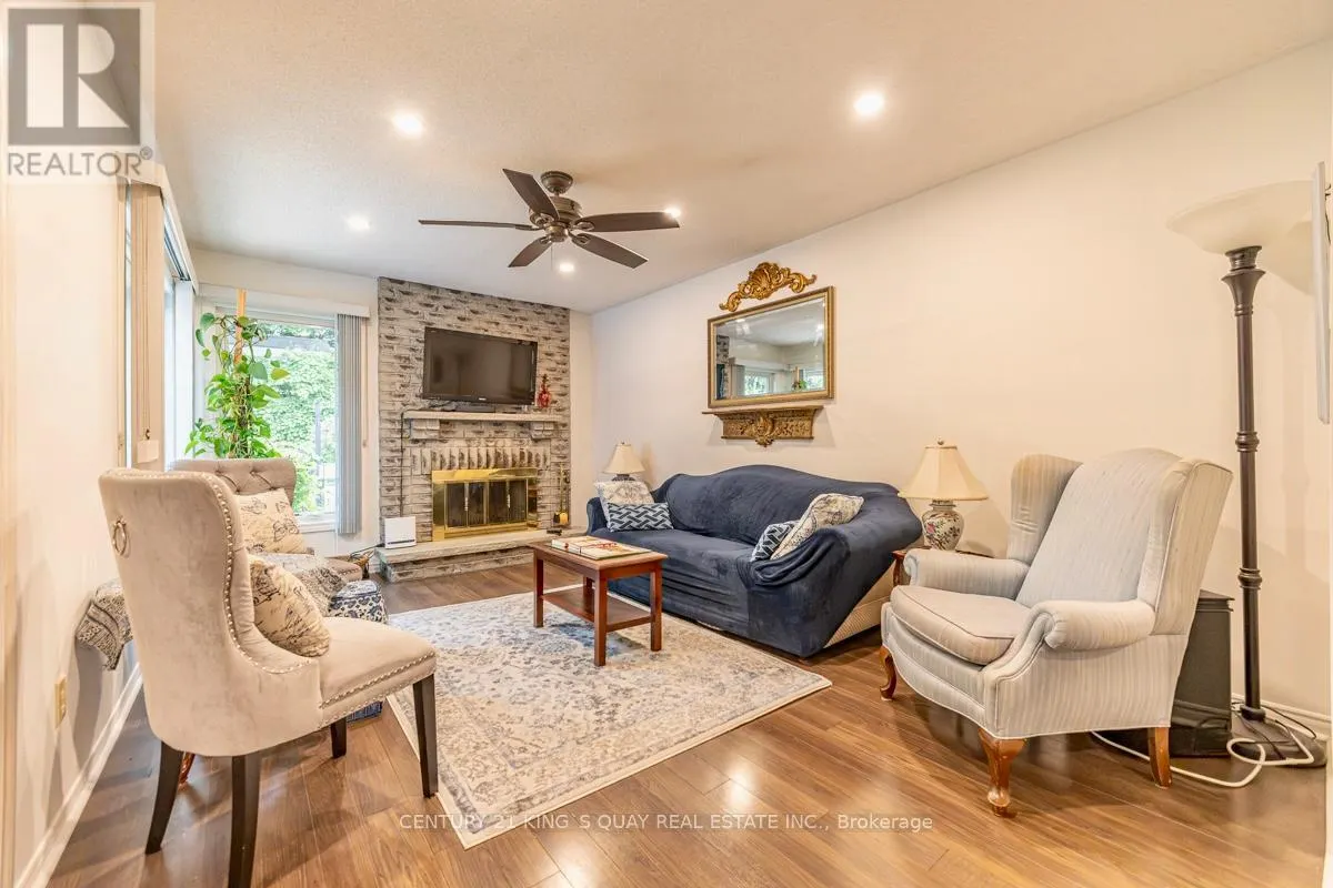 40 STONEHILL BOULEVARD