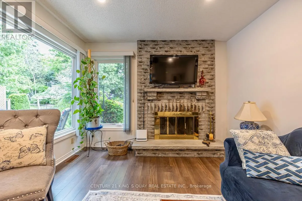 40 STONEHILL BOULEVARD