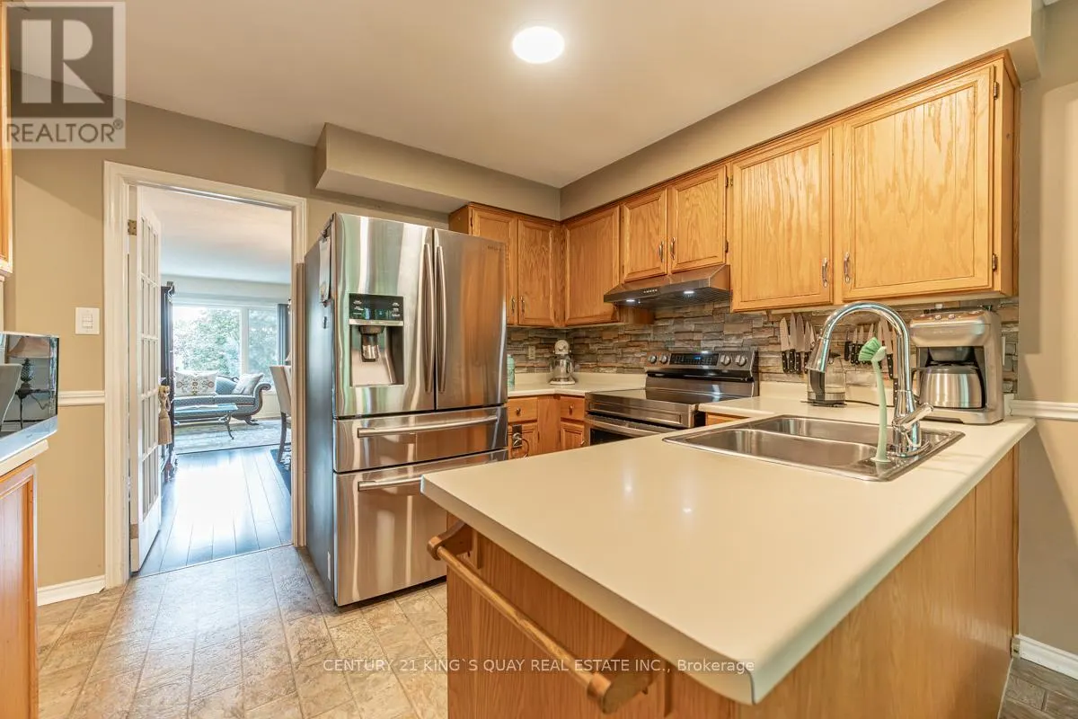 40 STONEHILL BOULEVARD